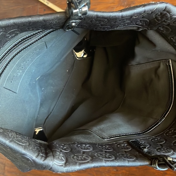 Michael Kors Jet Set Neoprene MK Tote Bag - Picture 2 of 8